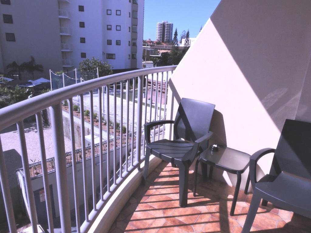 Broadbeach Travel Inn Apartments Gold Coast Exterior foto
